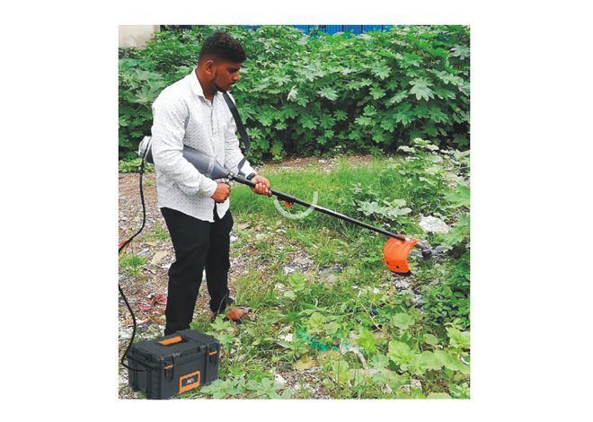 Rechargeable Battery Operated Bush Cutting Machine Manufacturer